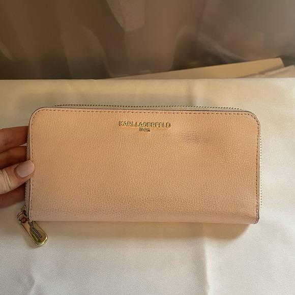 KARL LAGERFELD Paris Pebbled Leather Zip Around Continental Wallet Light Pink - Picture 1 of 10